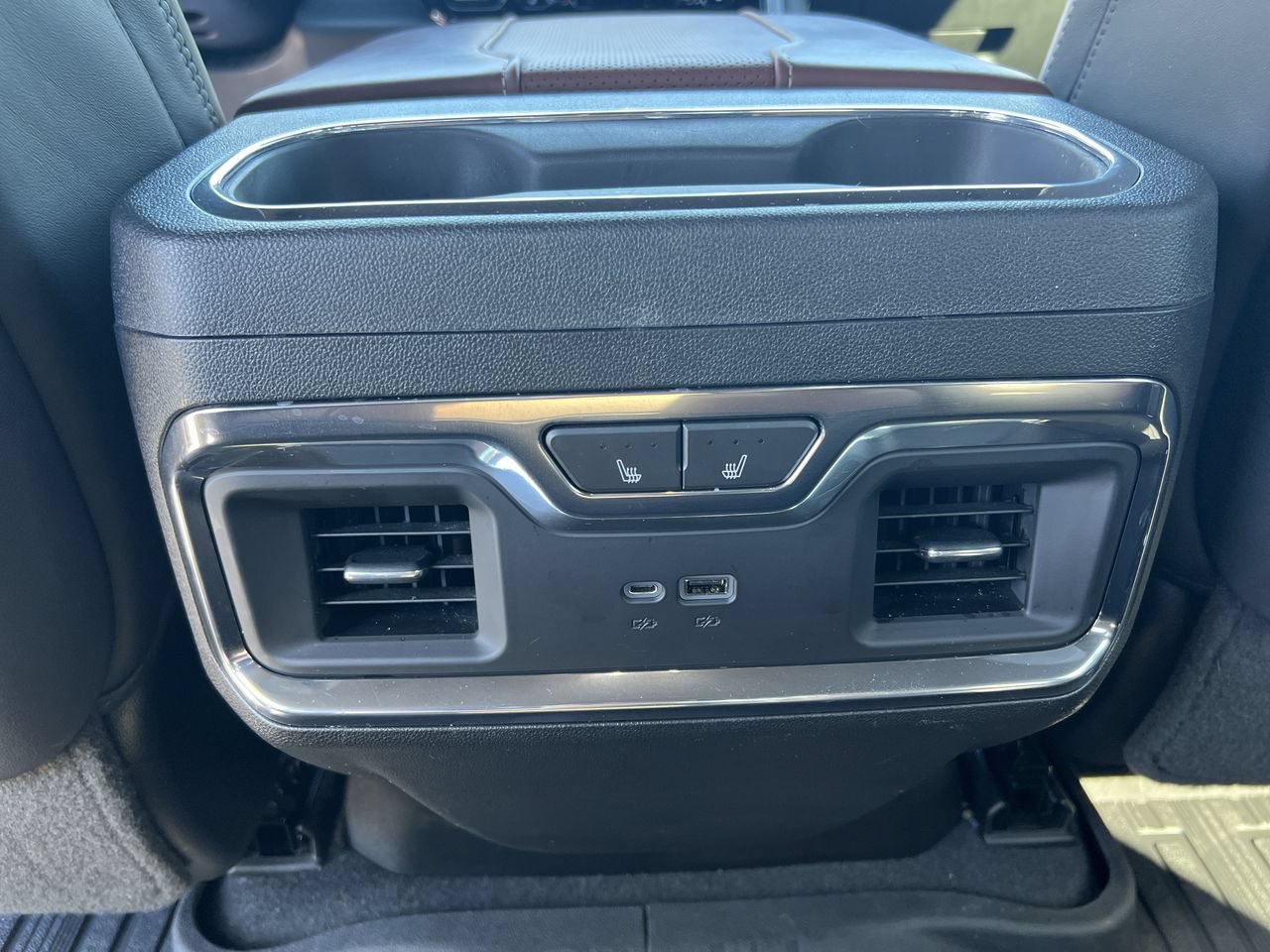 Used 2023 GMC Sierra 1500 Denali Ultimate AWD/4WD image 32