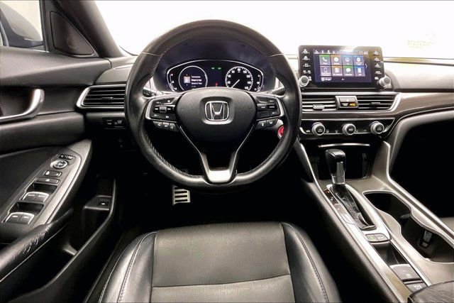 Used 2018 Honda Accord Sport image 3