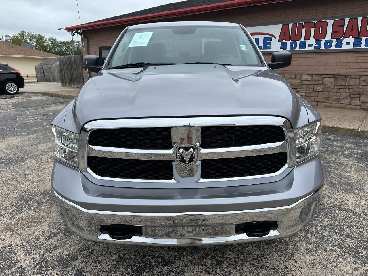 Used 2024 RAM 1500 4x4 Crew Cab Classic w/ Chrome Appearance Group image 4