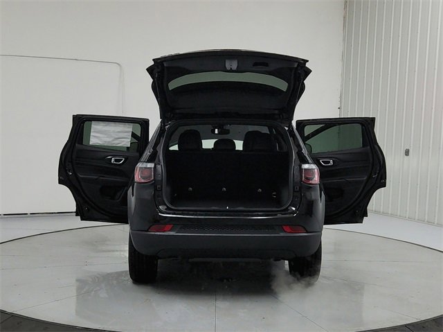 New 2026 Jeep Compass Latitude image 14