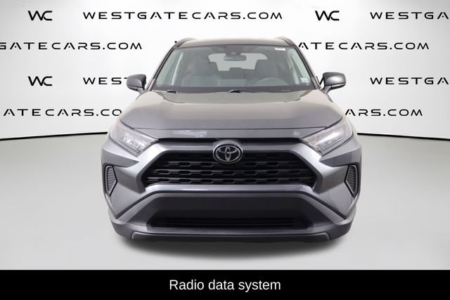 Used 2020 Toyota RAV4 LE FWD video 2