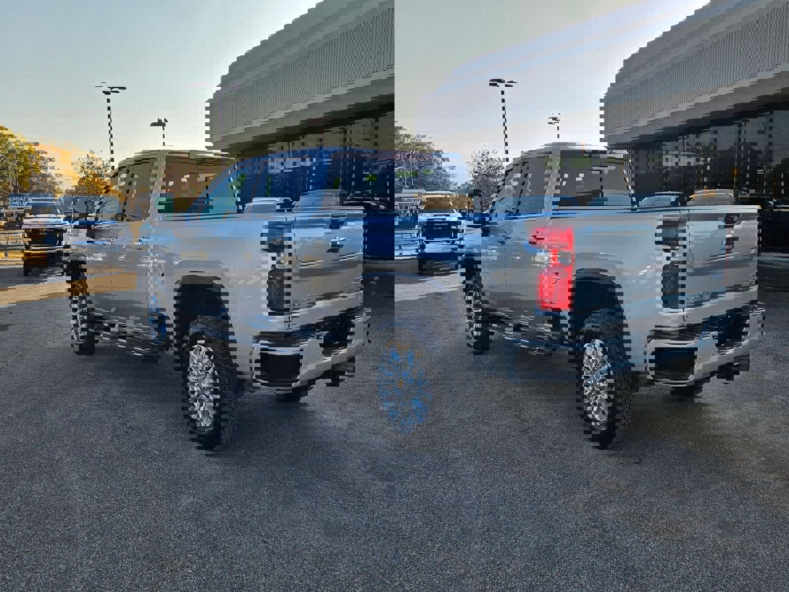 Used 2023 Chevrolet Silverado 2500 High Country image 3