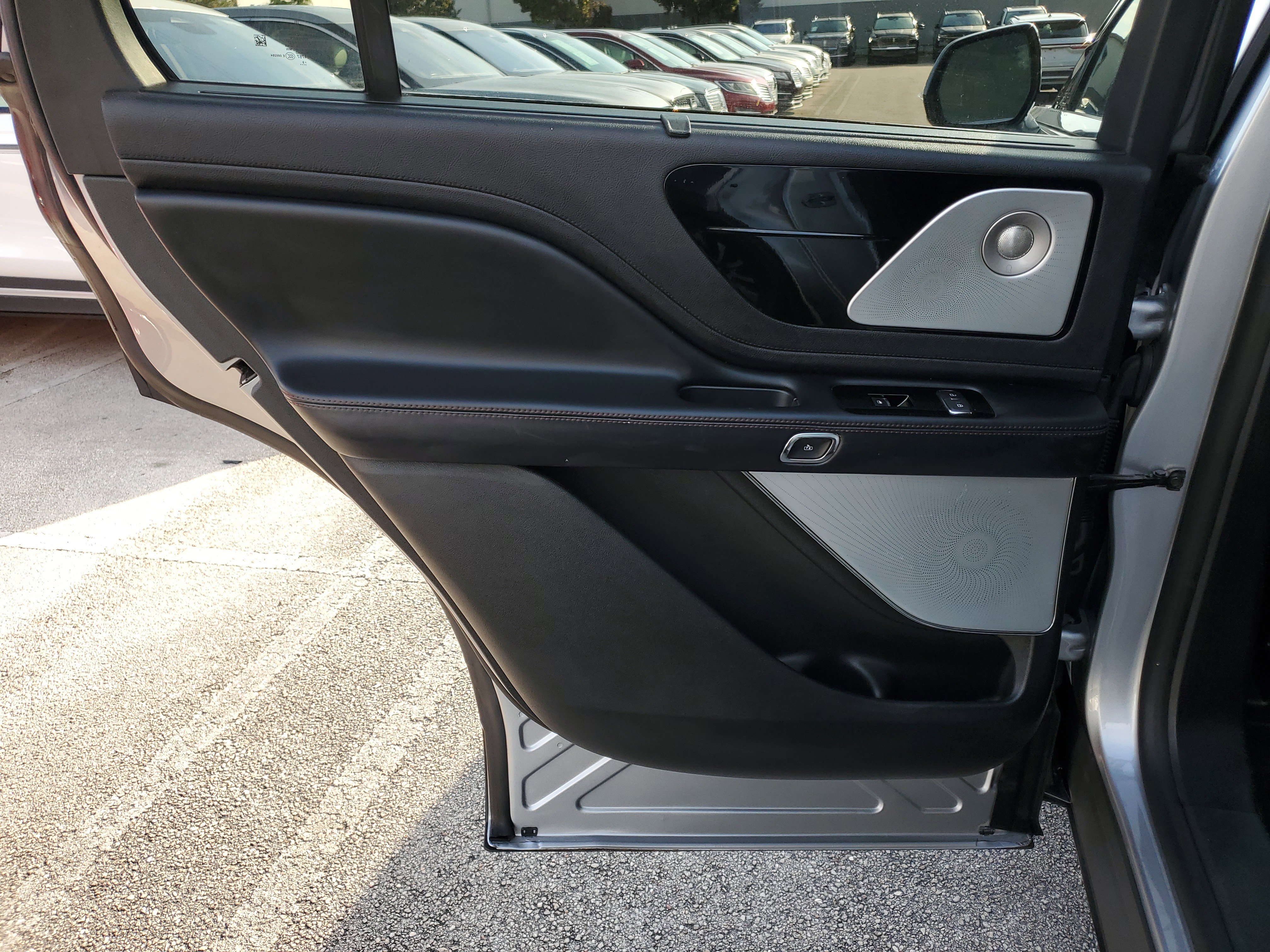 Certified 2020 Lincoln Aviator Reserve w/ Equipment Group 201A image 13