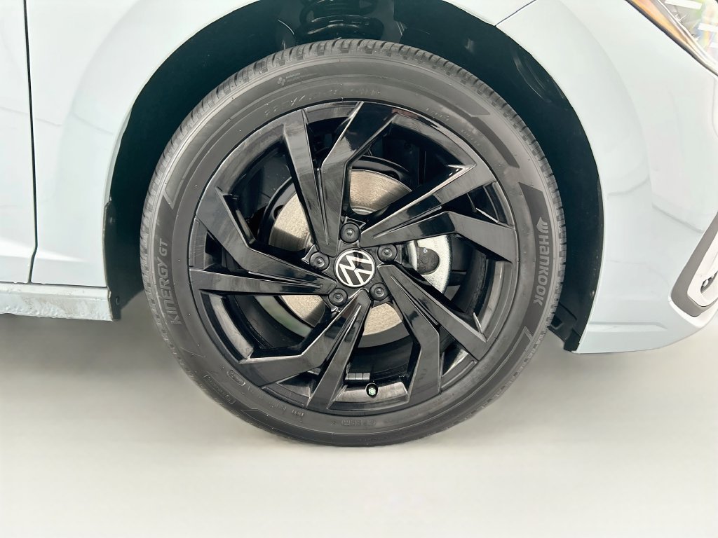 New 2027 Volkswagen Jetta SE FWD image 30