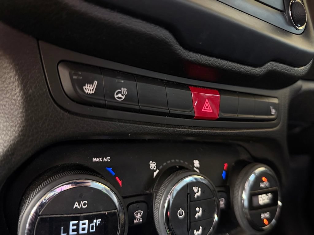 Used 2016 Jeep Renegade Limited AWD/4WD image 46