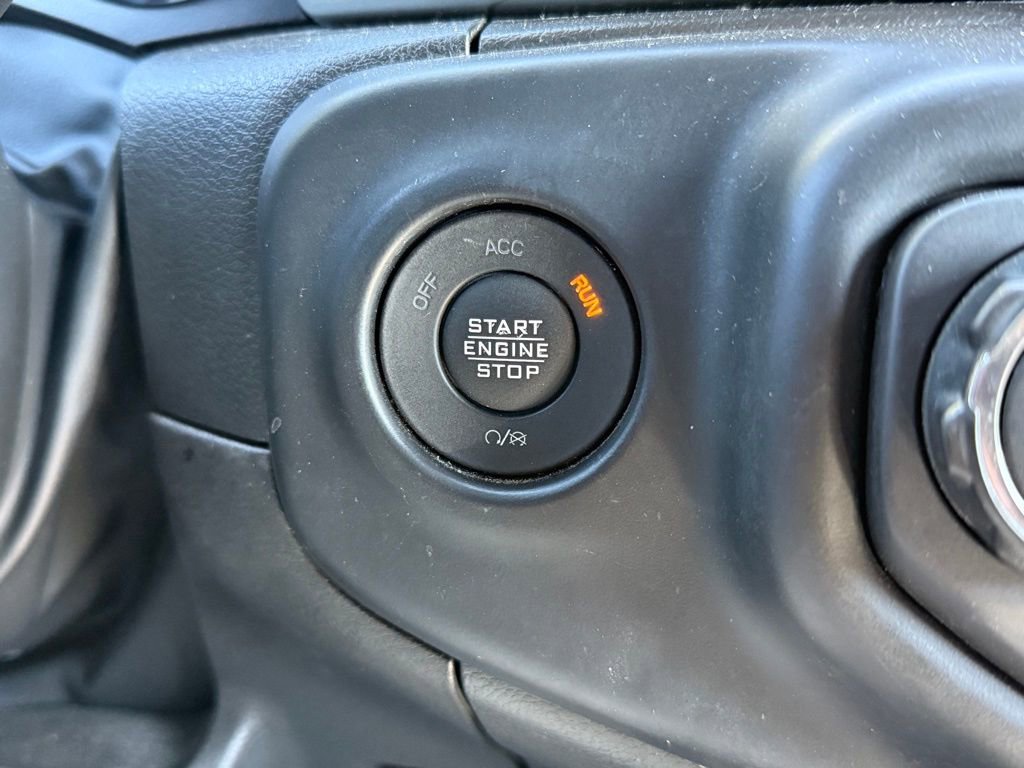 Used 2023 Jeep Wrangler Sahara image 41