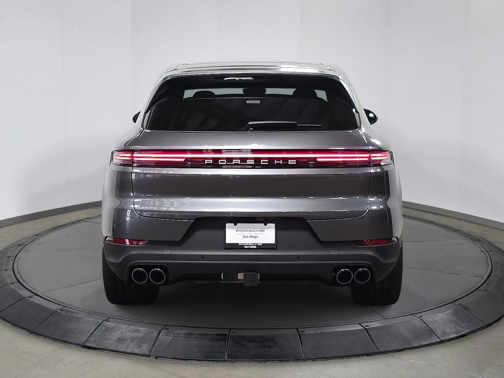 Certified 2025 Porsche Cayenne AWD/4WD image 8
