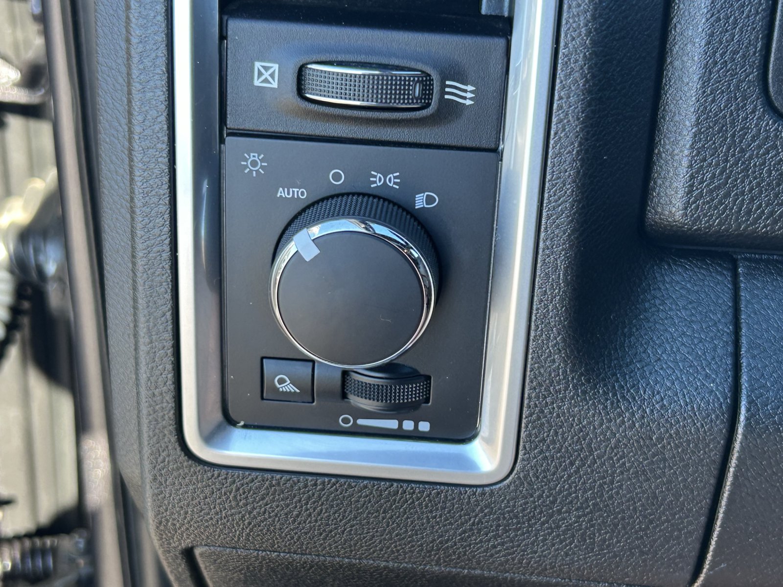 Used 2022 RAM 1500 Warlock w/ Electronics Group RWD image 30