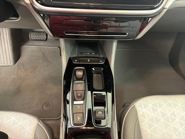 Certified 2022 Chevrolet Bolt EUV Premier FWD image 20