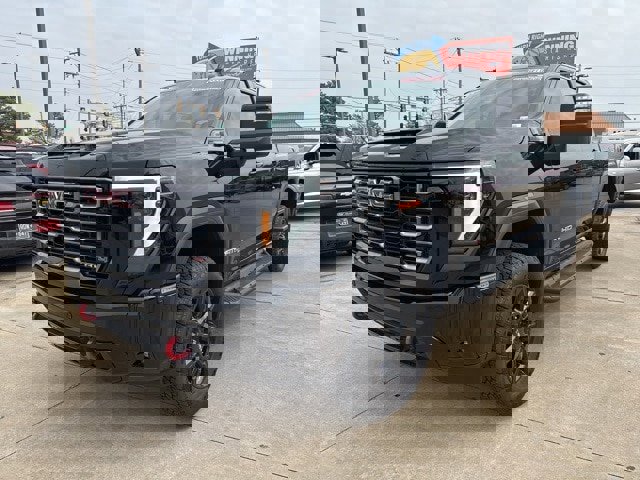 Used 2025 GMC Sierra 2500 AT4 image 3