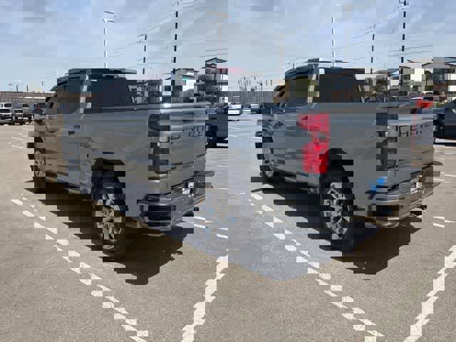 Used 2025 Chevrolet Silverado 1500 Custom image 3