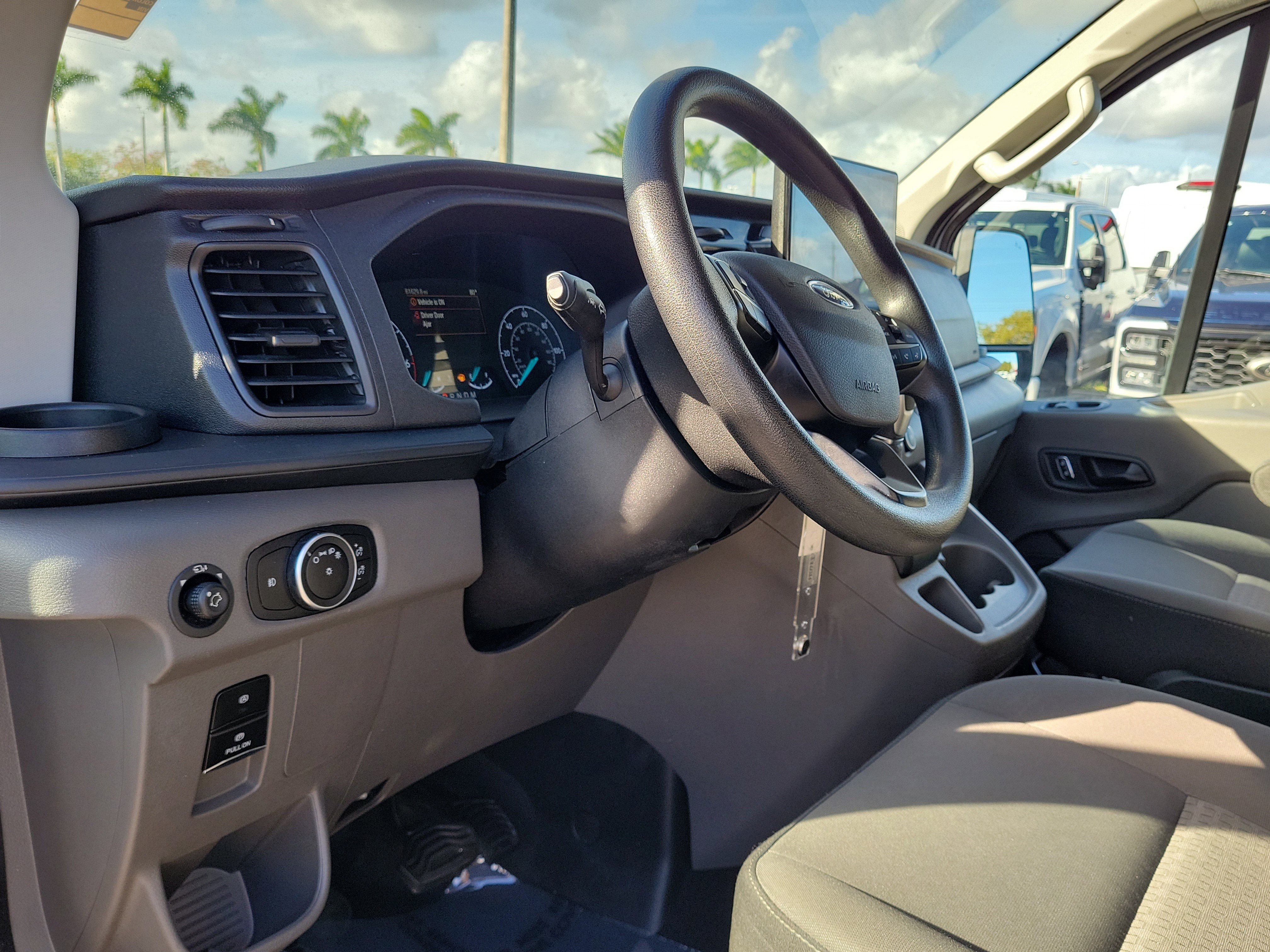 Used 2023 Ford Transit 350 XLT image 7