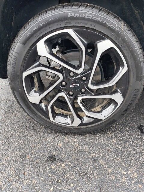 Used 2025 Chevrolet Trax RS w/ Driver Confidence Package image 21