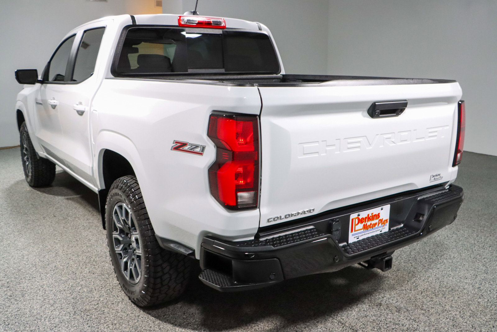 Used 2024 Chevrolet Colorado Z71 w/ Z71 Convenience Package 2 AWD/4WD image 9