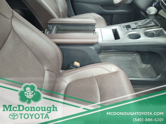 Used 2021 Toyota Sienna Platinum image 12