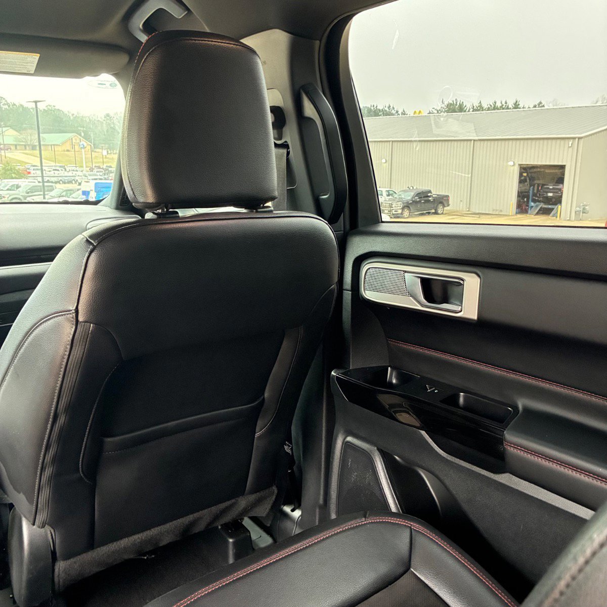 Used 2023 Ford Explorer ST-Line w/ Class IV Trailer Tow Package image 31