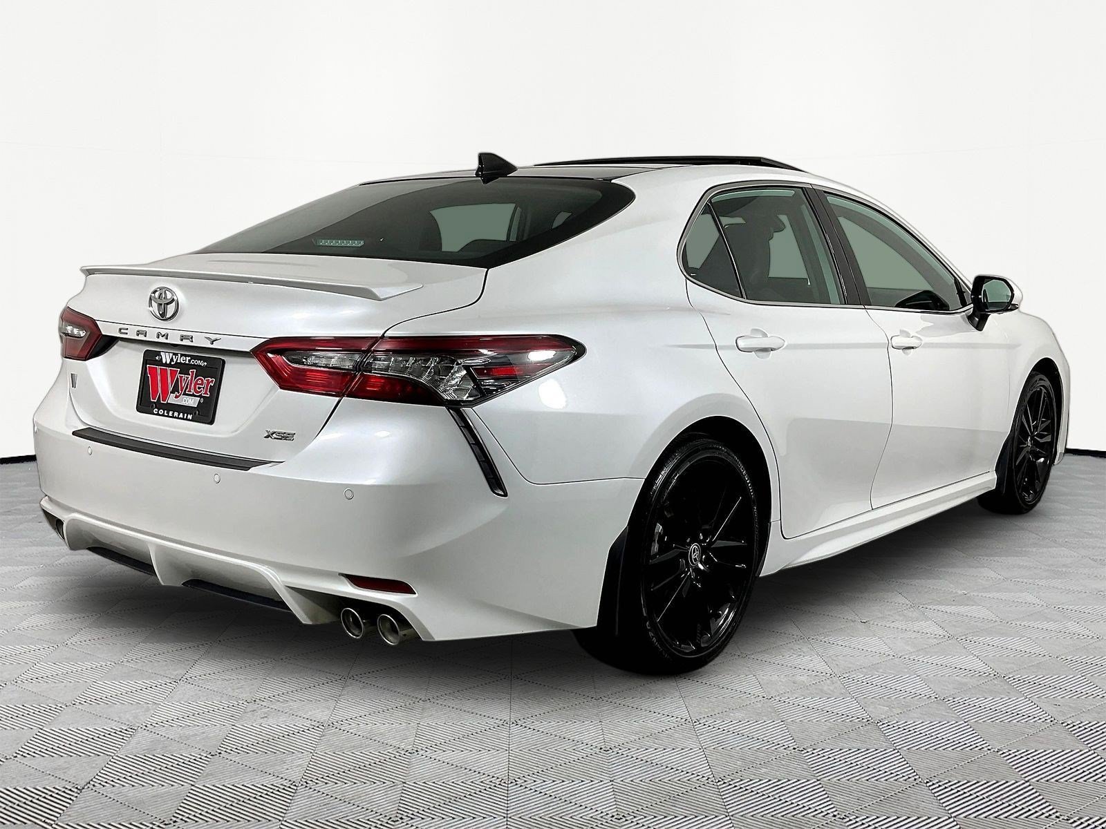 Used 2024 Toyota Camry XSE w/ Navigation Package FWD image 6