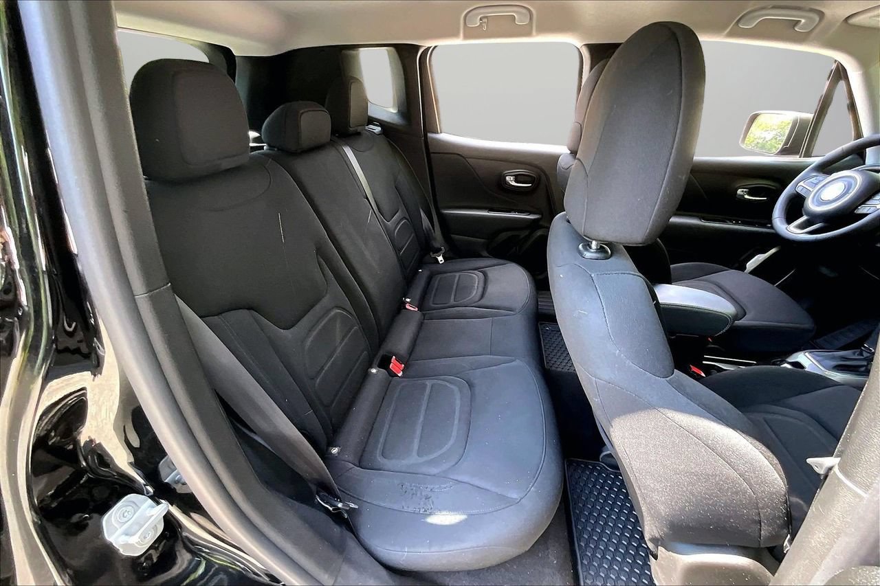Certified 2022 Jeep Renegade Latitude AWD/4WD image 24