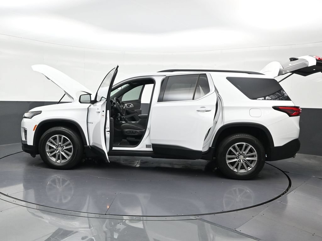 Used 2023 Chevrolet Traverse LT FWD image 28