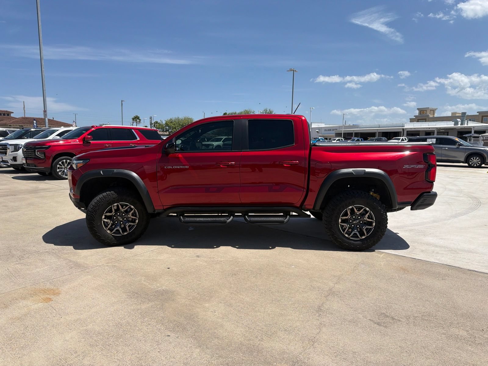 Used 2024 Chevrolet Colorado ZR2 w/ Technology Package AWD/4WD image 4