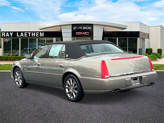 Used 2007 Cadillac DTS Luxury I w/ Sun And Sound Package image 3