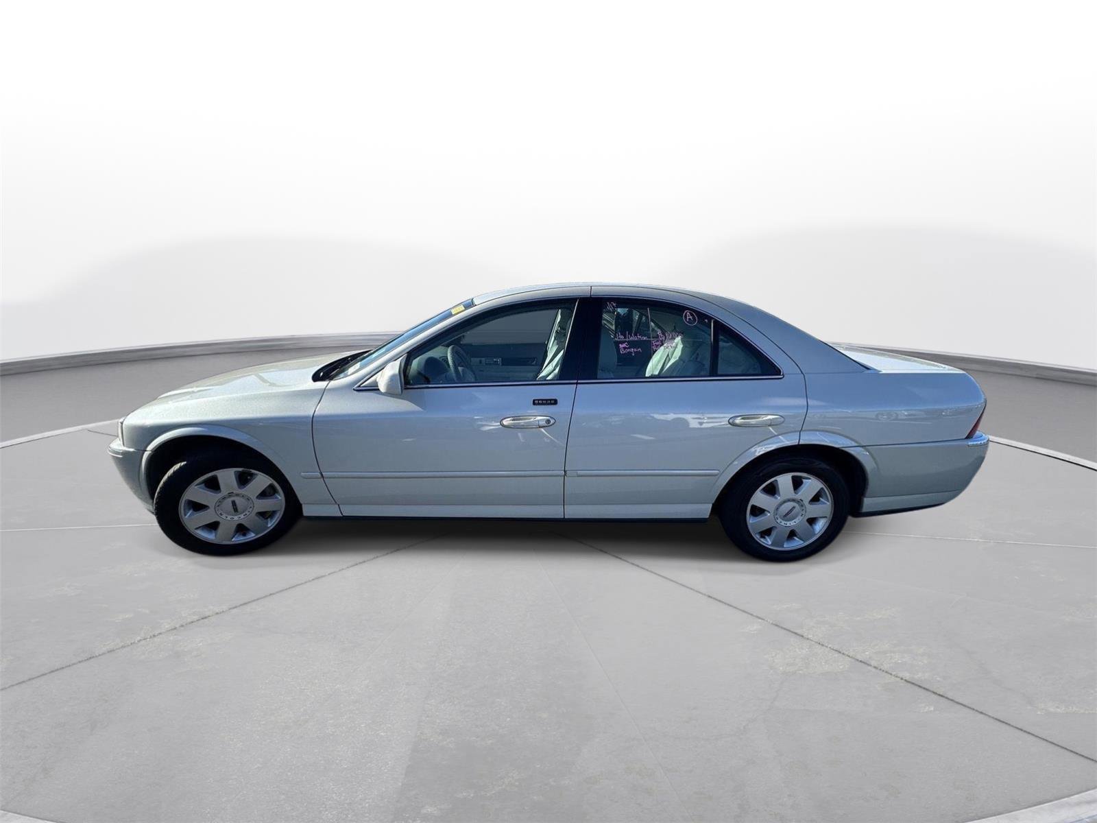 Used 2005 Lincoln LS image 9