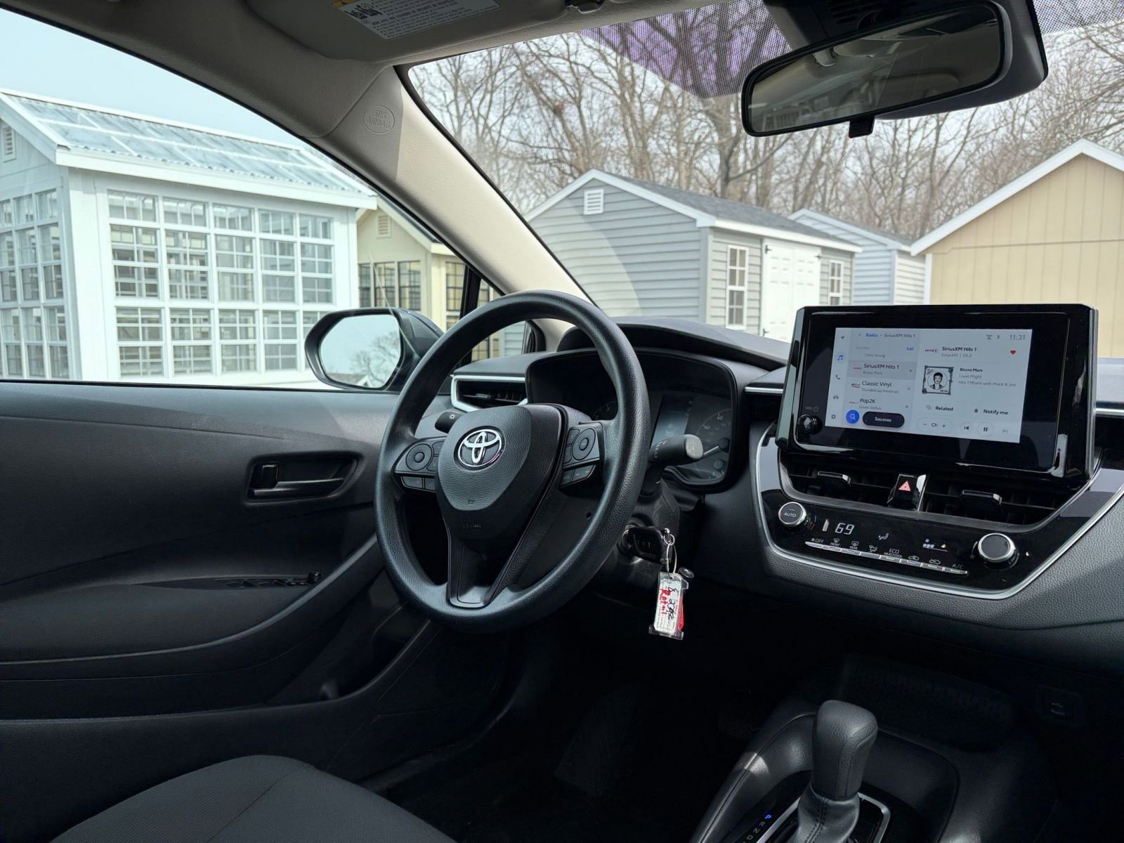 Used 2025 Toyota Corolla LE image 32