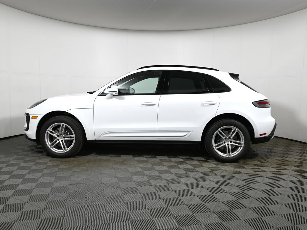 Used 2026 Porsche Macan AWD/4WD image 2