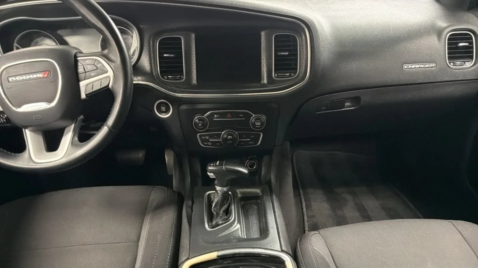 Used 2016 Dodge Charger SXT RWD image 16