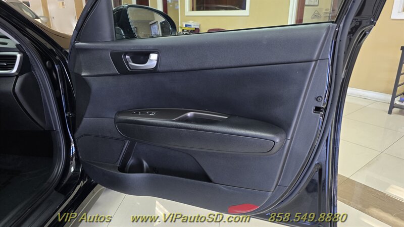 Used 2019 Kia Optima LX FWD image 12