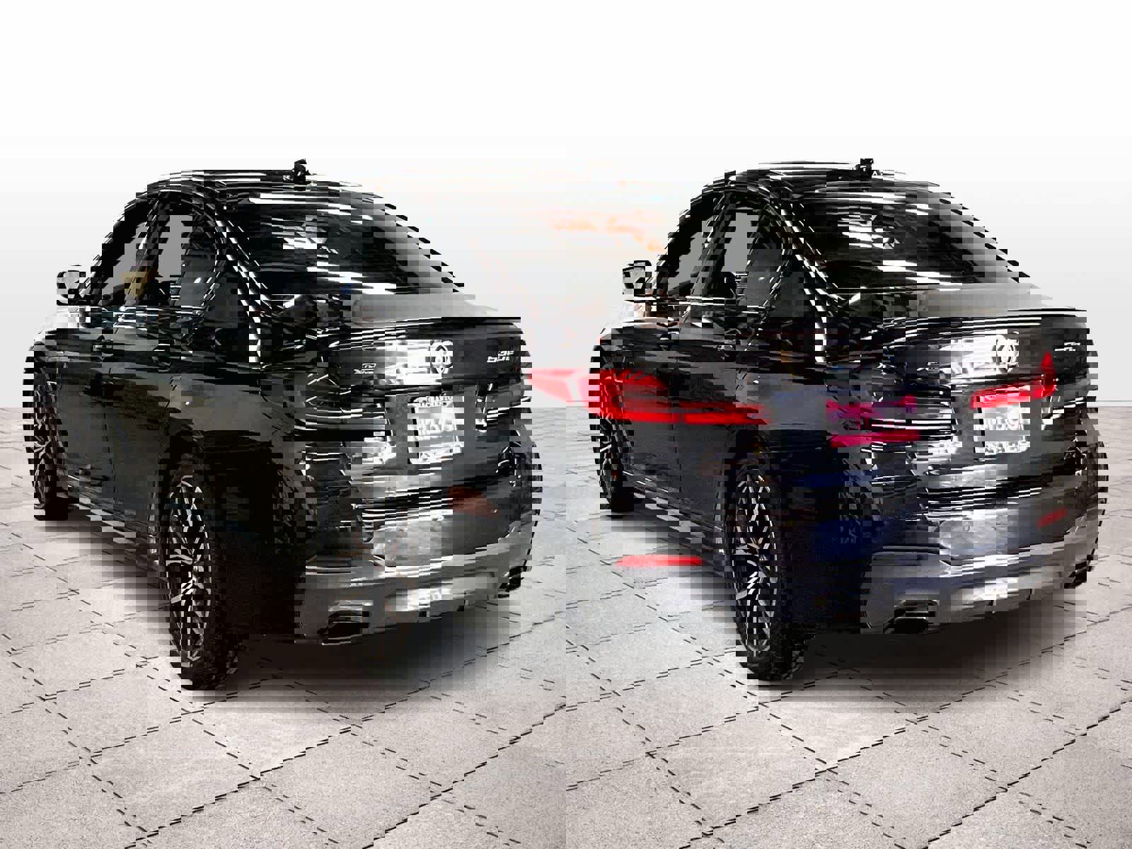 Used 2023 BMW 530e xDrive w/ Executive Package image 14