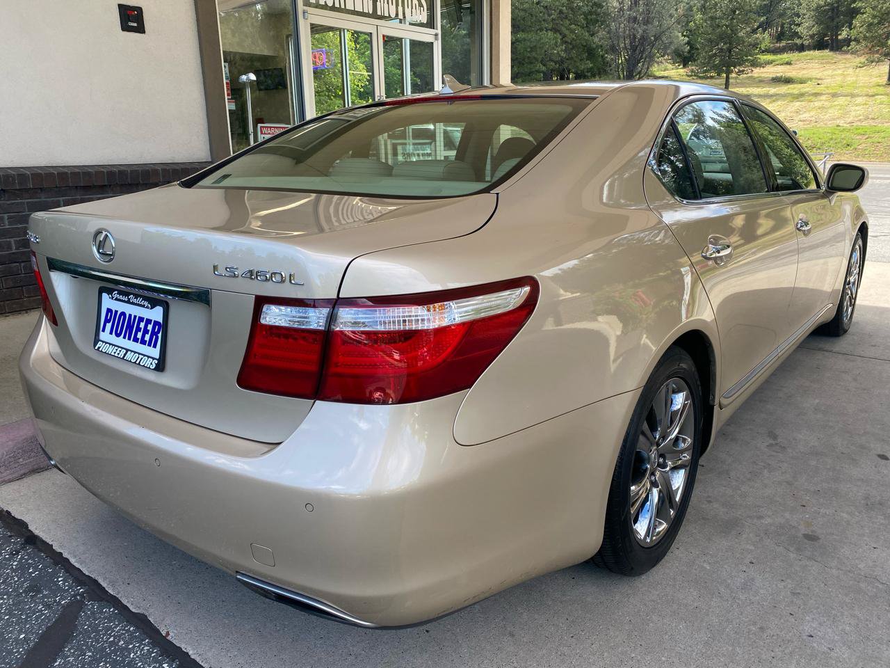 Used 2007 Lexus LS 460 L RWD image 7