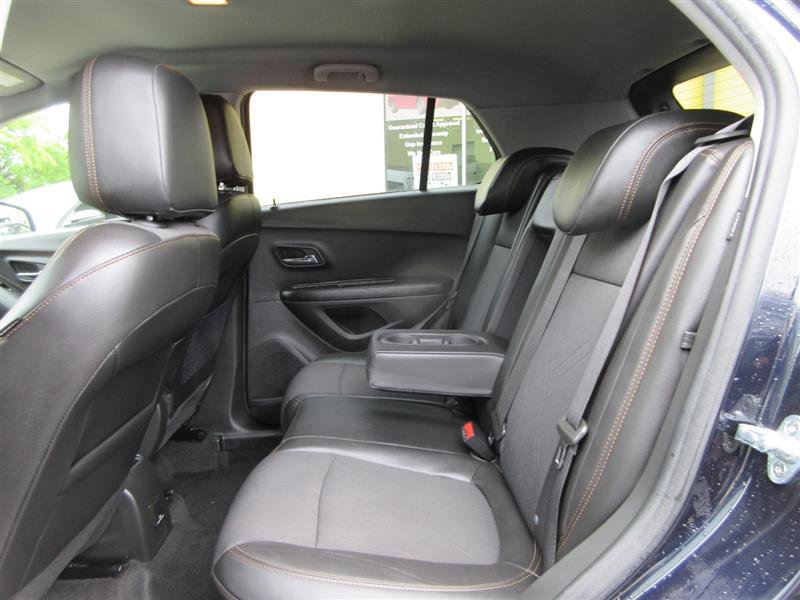 Used 2022 Chevrolet Trax LT w/ Driver Confidence Package AWD/4WD image 19