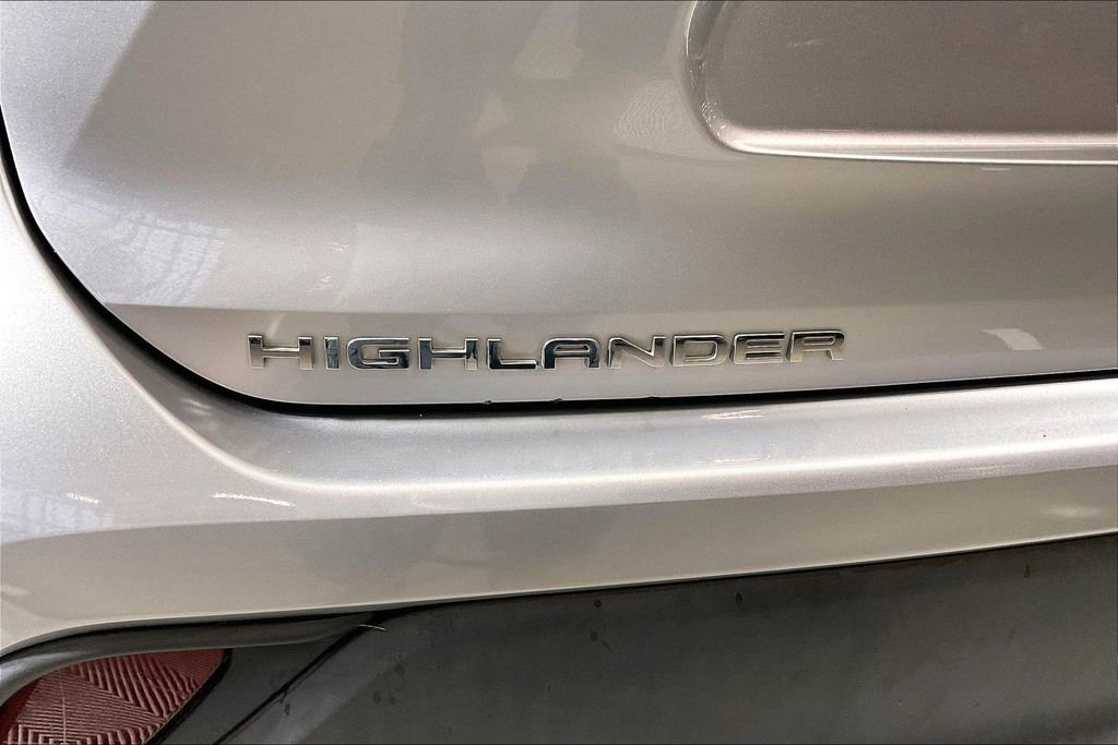 Used 2021 Toyota Highlander XLE image 7