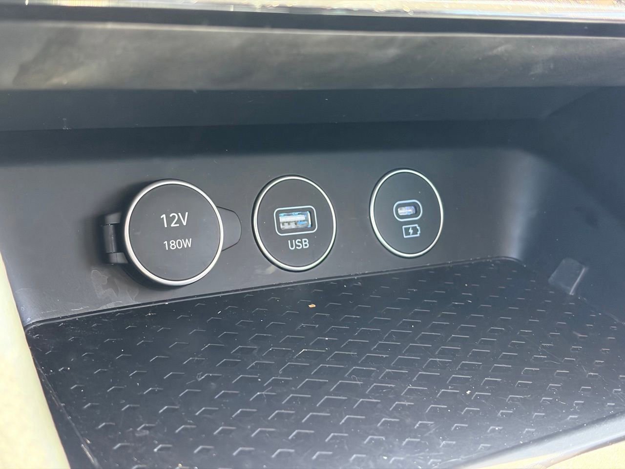 Used 2025 Genesis G70 2.5T AWD/4WD image 8