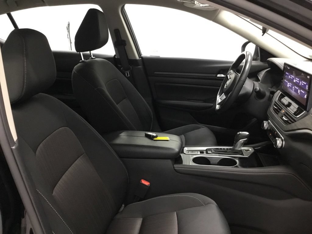 Used 2024 Nissan Altima 2.5 SV w/ SV Premium Package FWD image 37
