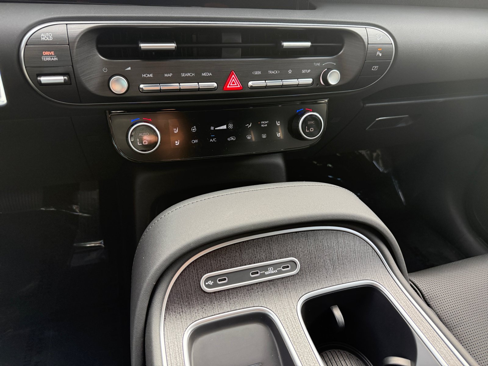 Certified 2026 Hyundai Palisade Limited AWD/4WD image 13