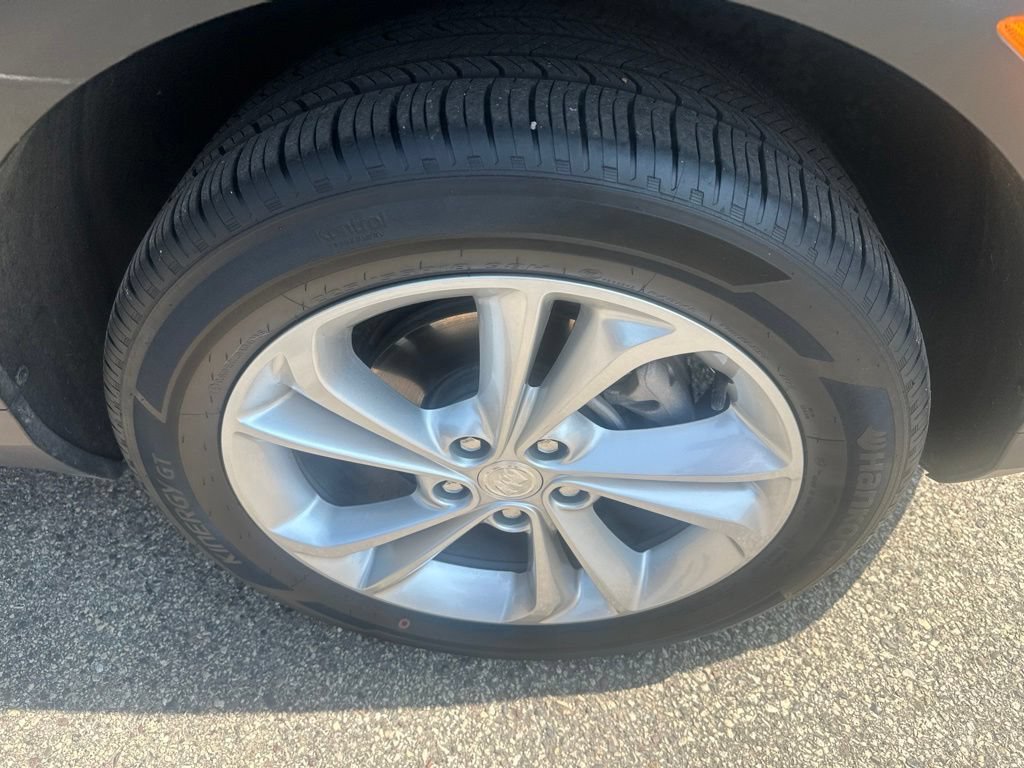 Used 2023 Buick Encore GX Preferred w/ Cold Weather Comfort Package FWD image 25
