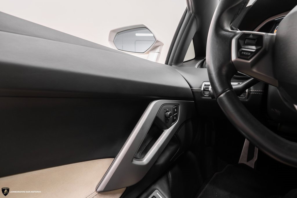 Used 2015 Lamborghini Aventador LP 700-4 image 46