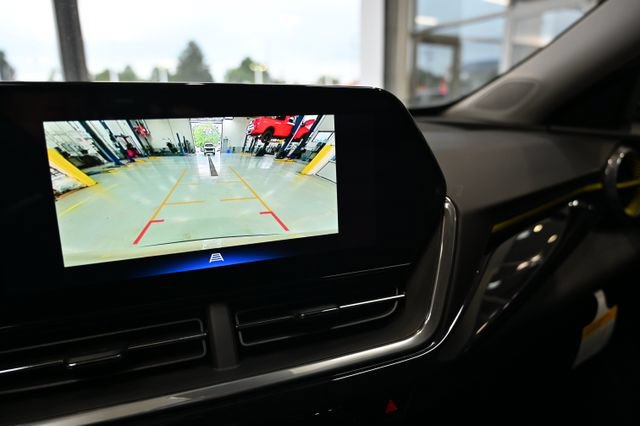 New 2026 Chevrolet Trax ACTIV w/ Sunroof Package FWD image 16