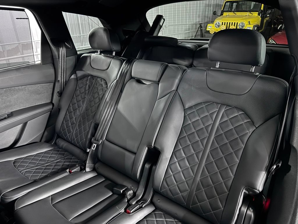 Used 2024 Audi SQ7 Premium Plus AWD/4WD image 48