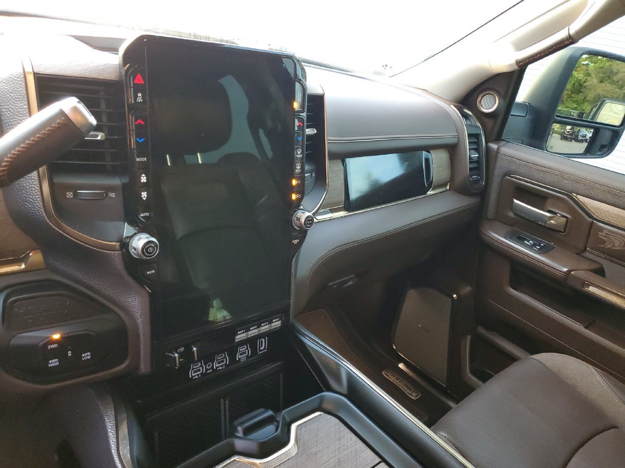 Used 2025 RAM 2500 Limited AWD/4WD image 26