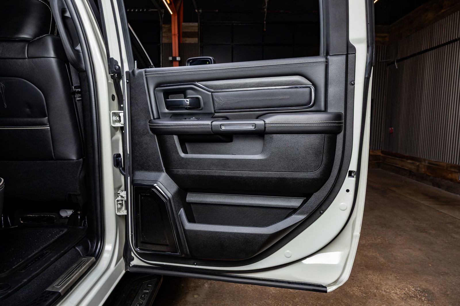 Used 2024 RAM 2500 Limited image 37