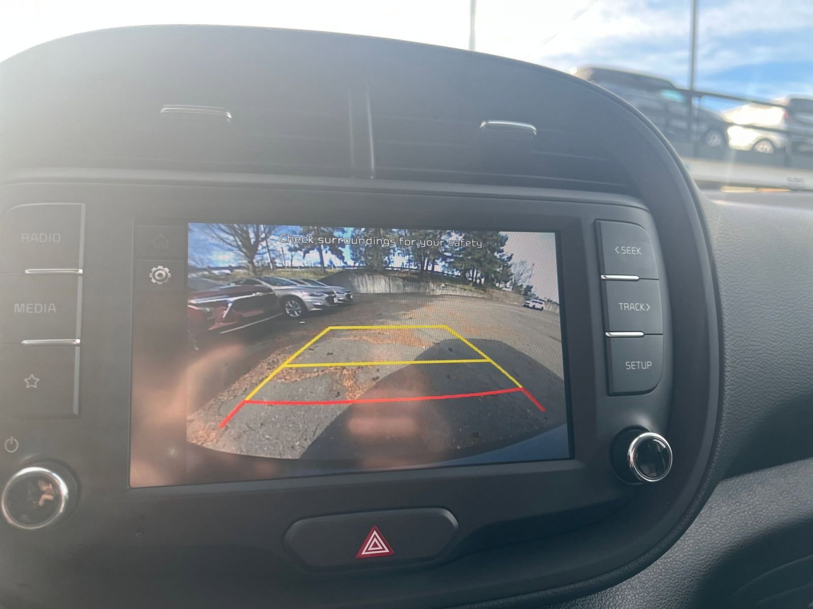 Used 2025 Kia Soul LX w/ LX Technology Package FWD image 24