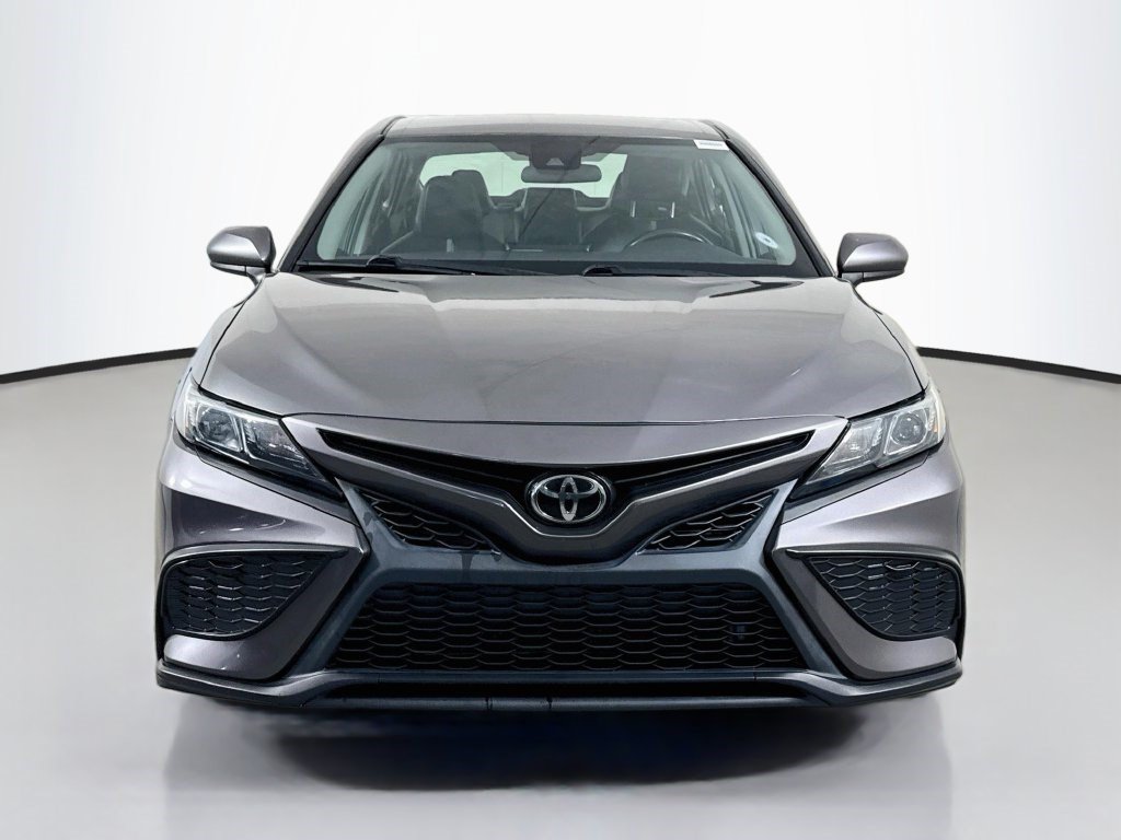 Used 2021 Toyota Camry SE FWD image 2