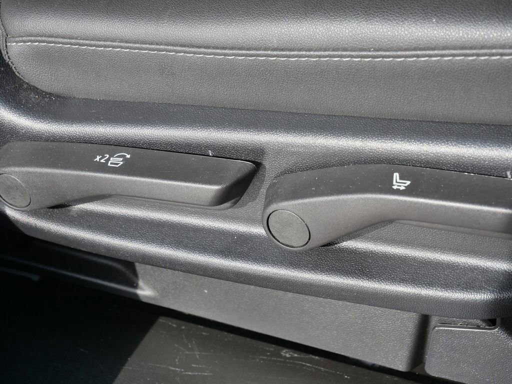 Used 2025 Chevrolet Tahoe LT image 21