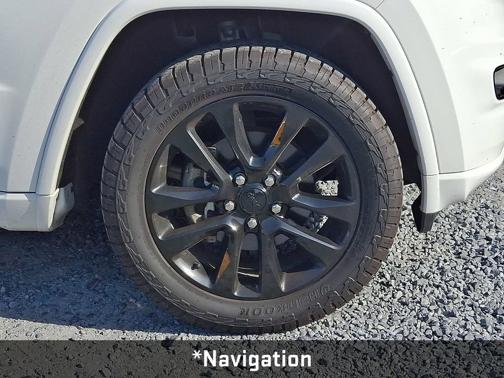 Used 2018 Jeep Grand Cherokee Altitude AWD/4WD image 10