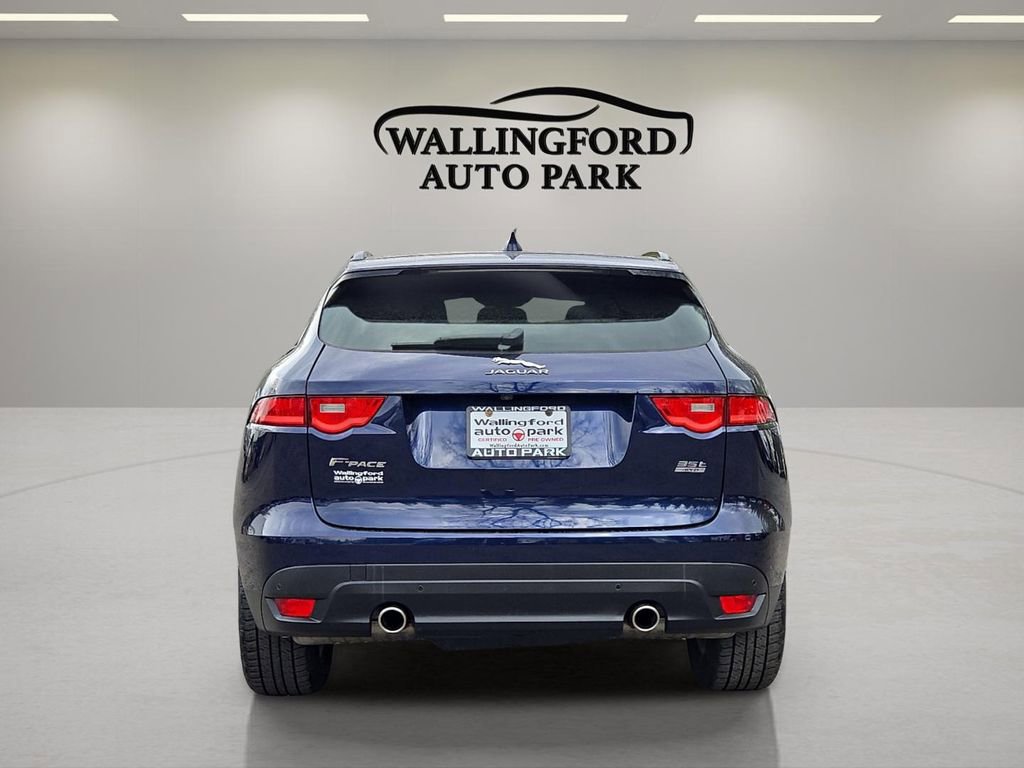 Used 2017 Jaguar F-PACE Premium image 5