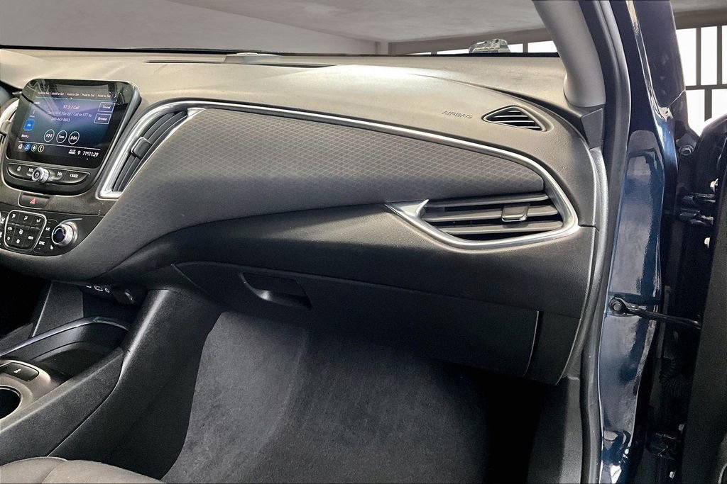 Used 2019 Chevrolet Malibu LT image 18