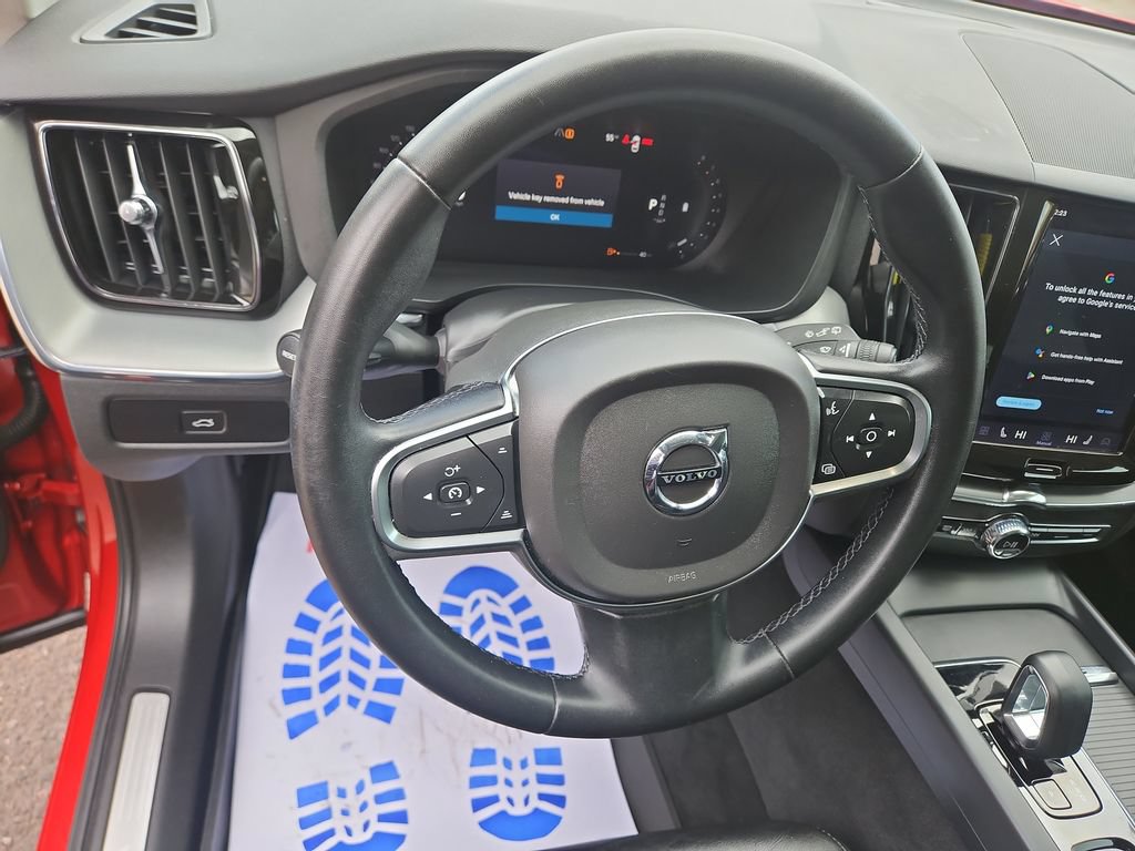 Used 2023 Volvo XC60 B5 Core AWD/4WD image 14